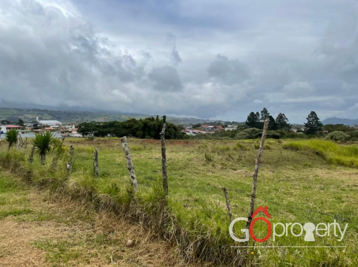 Se Vende Propiedad Grande en Paraíso, Cartago